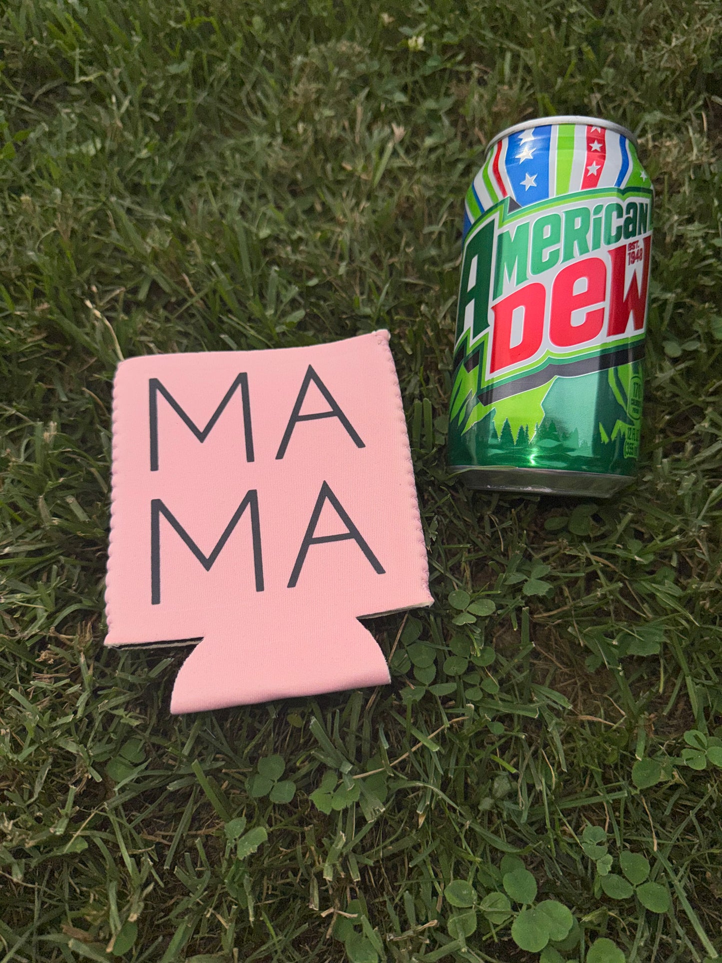Mama Neoprene Can Koozie (Pink)
